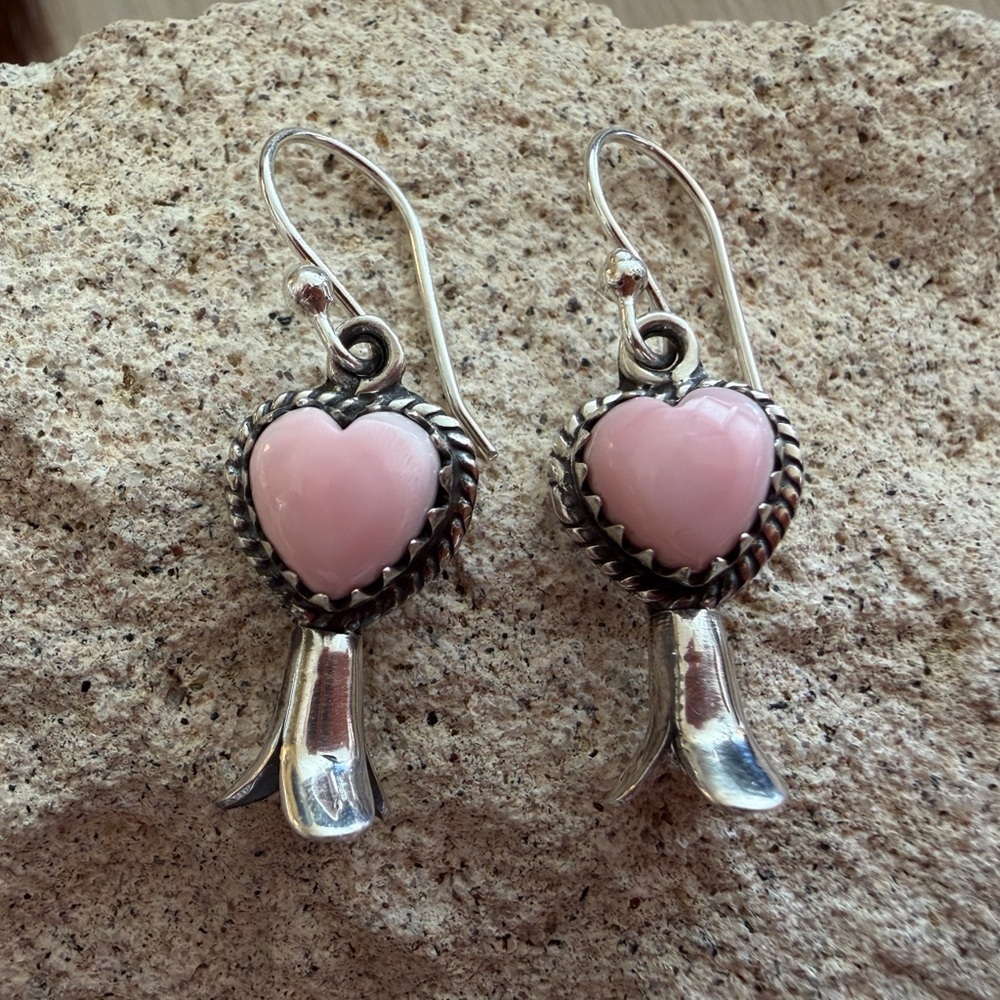 ❤️ Queen Pink Conch Heart Squash Blossom Sterling Silver Dangle Earrings 1.33”L